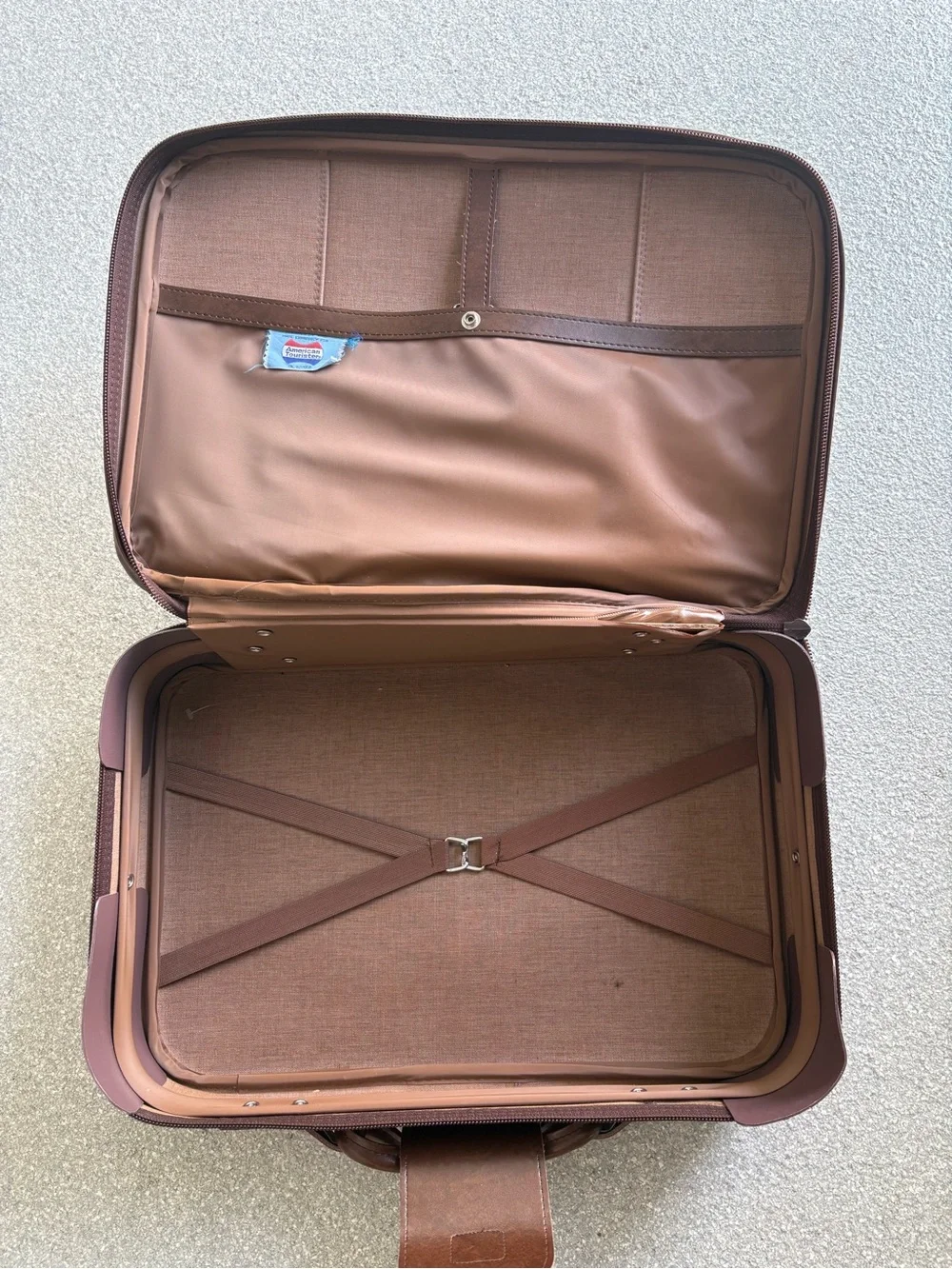 American Tourister classic brown